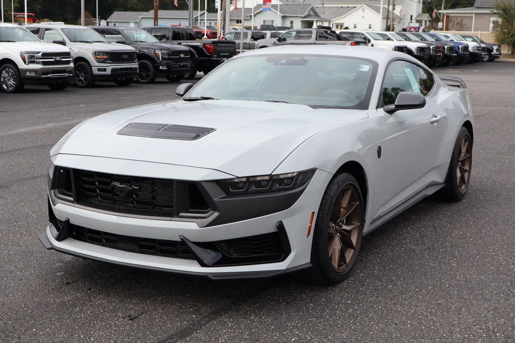 2026 Ford Mustang Dark Horse