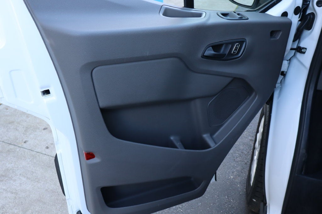 2025 Ford Transit-350 XLT 15-Passenger