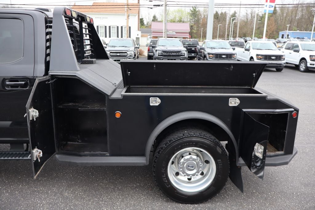 2021 Ford F-450SD Lariat DRW w/9' Service Hauler Body