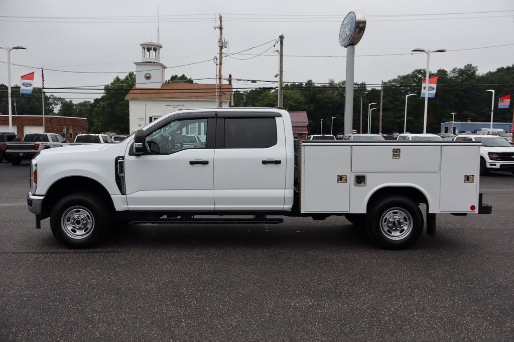 2025 Ford F-250SD XL w/8' Reading Classic II Service Body