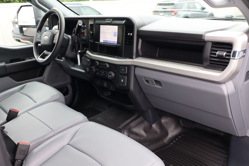 2025 Ford F-250SD XL w/8' Reading Classic II Service Body