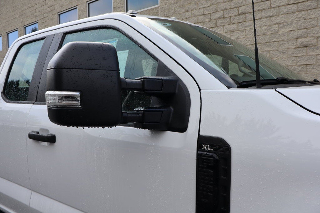 2027 Ford F-250SD XL w/8' Reading SL Service Body