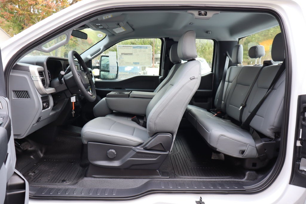 2027 Ford F-250SD XL w/8' Reading SL Service Body