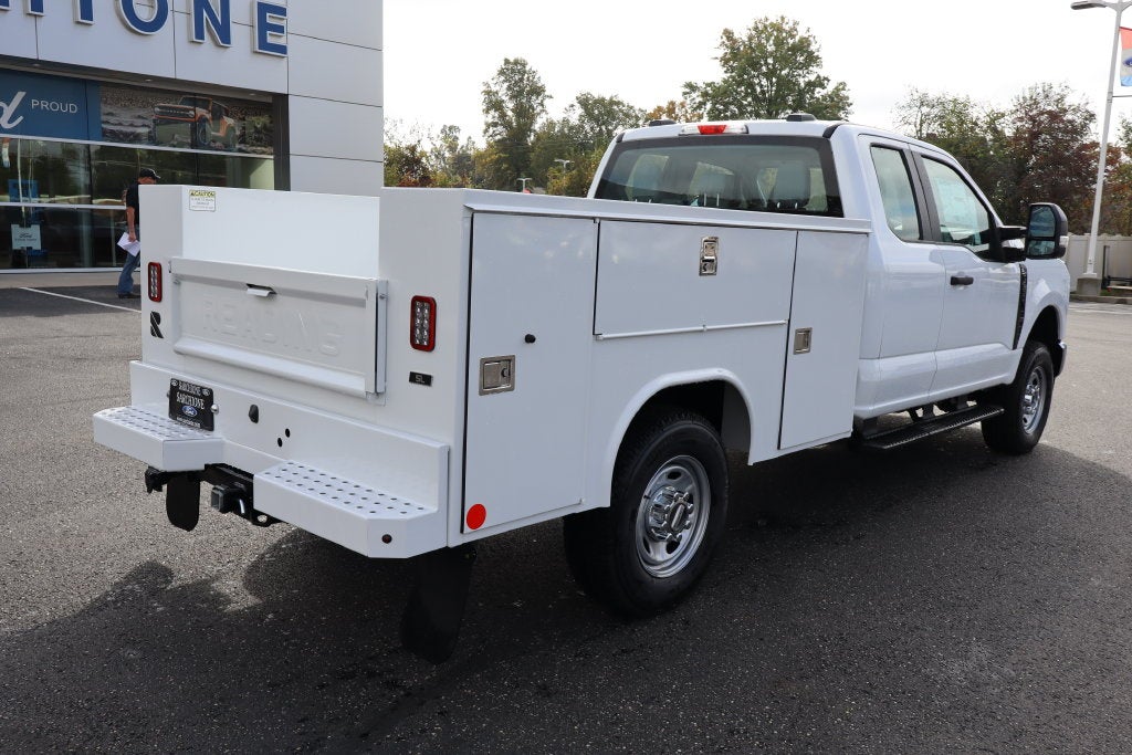 2027 Ford F-250SD XL w/8' Reading SL Service Body