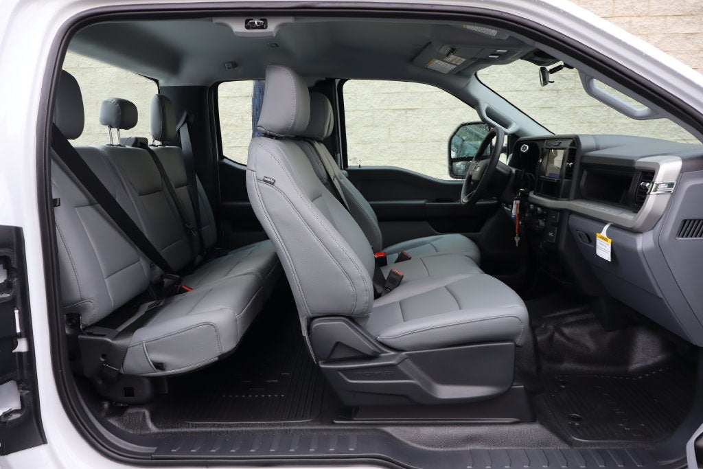 2027 Ford F-250SD XL w/8' Reading SL Service Body