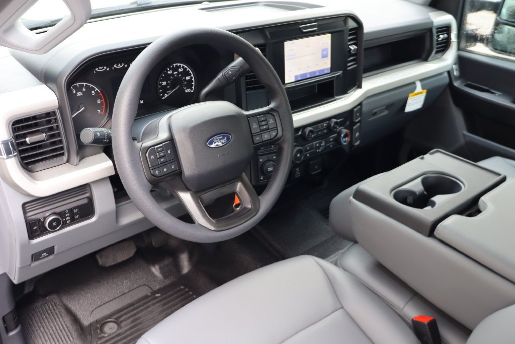 2027 Ford F-250SD XL w/8' Reading SL Service Body