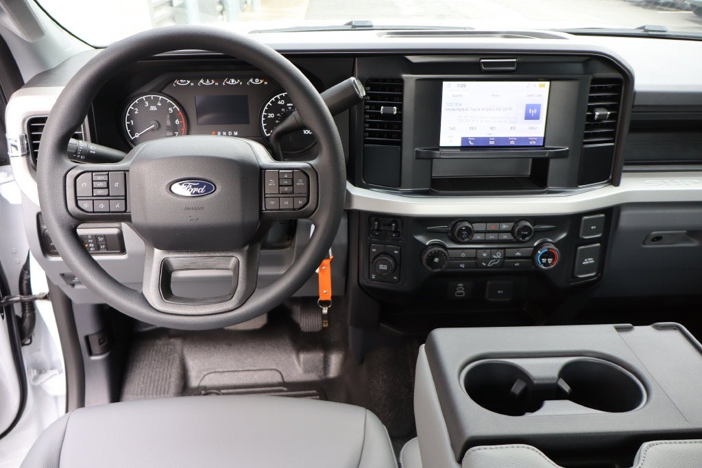 2027 Ford F-250SD XL w/8' Reading SL Service Body
