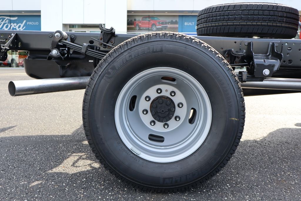 2027 Ford F-350SD XL DRW Chassis