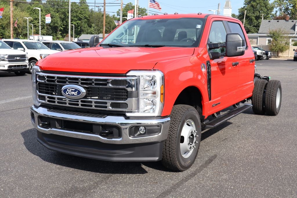 2027 Ford F-350SD XL DRW Chassis