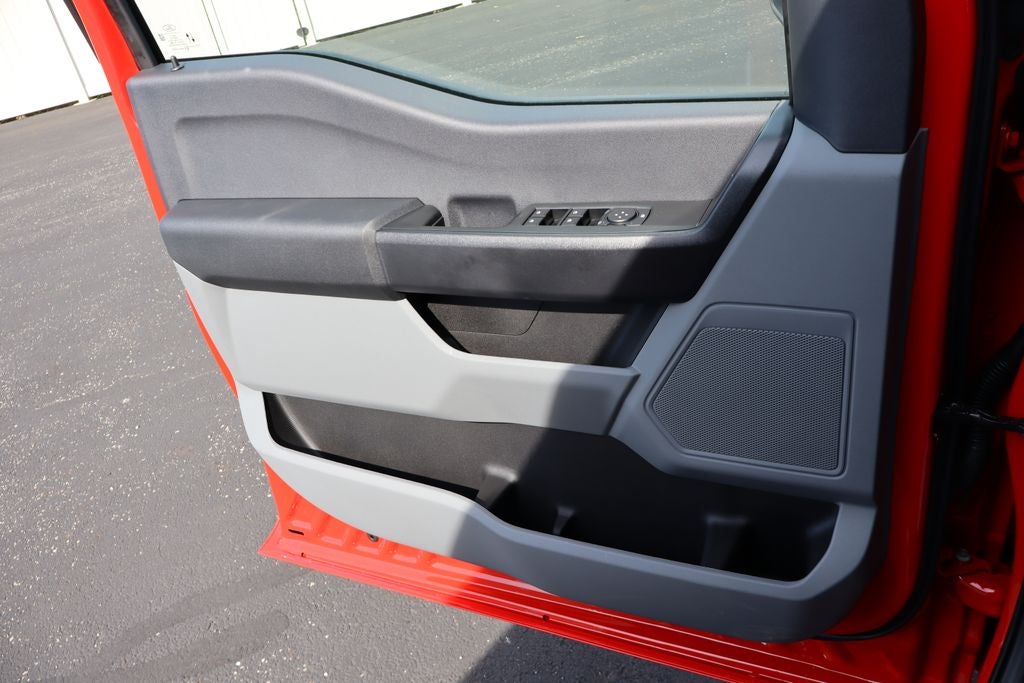 2027 Ford F-350SD XL DRW Chassis
