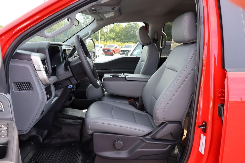 2027 Ford F-350SD XL DRW Chassis
