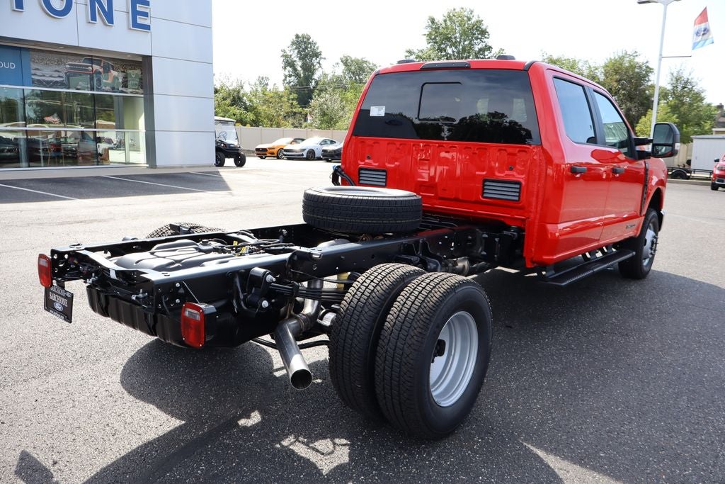 2027 Ford F-350SD XL DRW Chassis