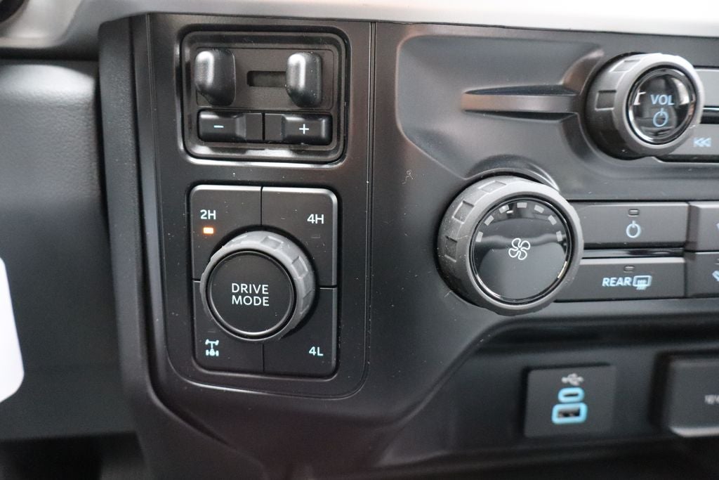 2026 Ford F-350SD XL w/9' Knapheide Service Body