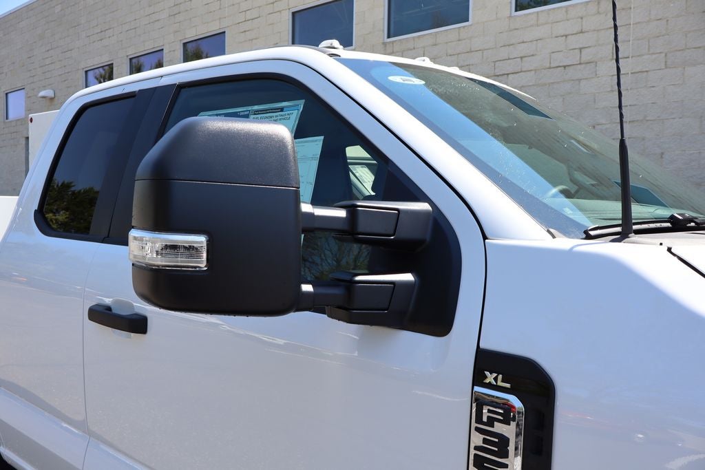2026 Ford F-350SD XL w/9' Knapheide Steel Service Body