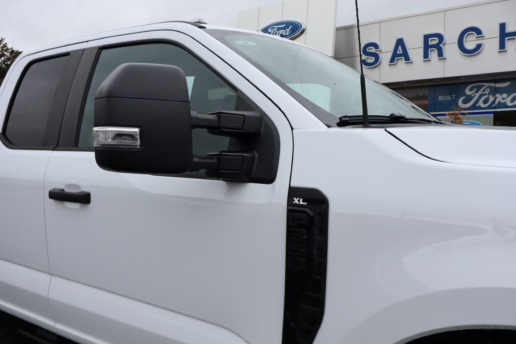 2027 Ford F-350SD XL w/9'Knapheide Service Body