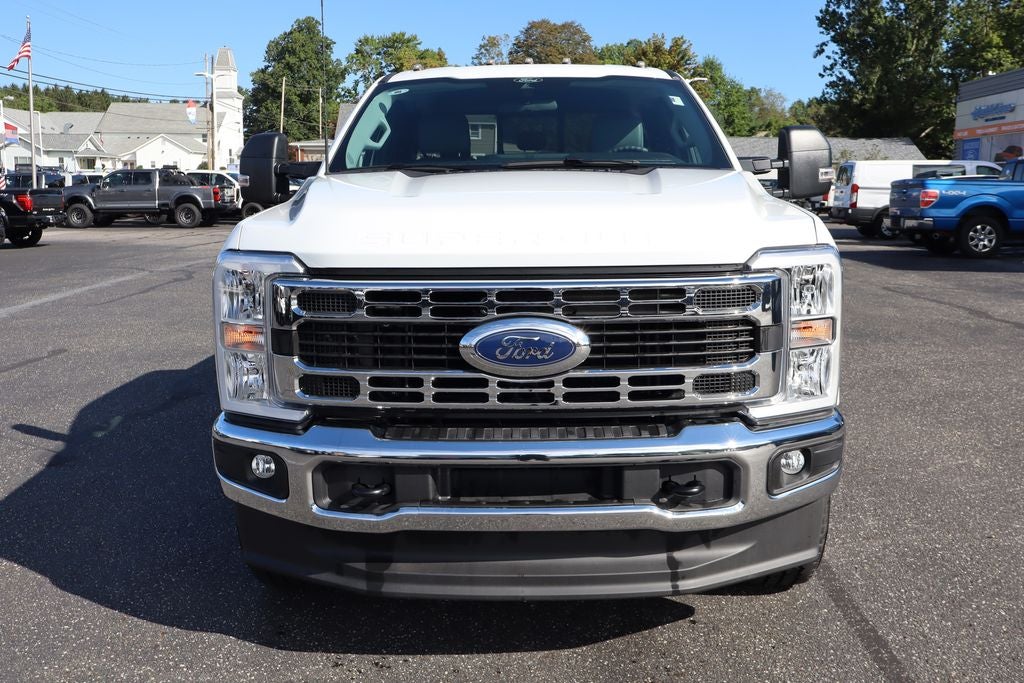 2026 Ford F-350SD XL w/9' Reading Classic II Service Body