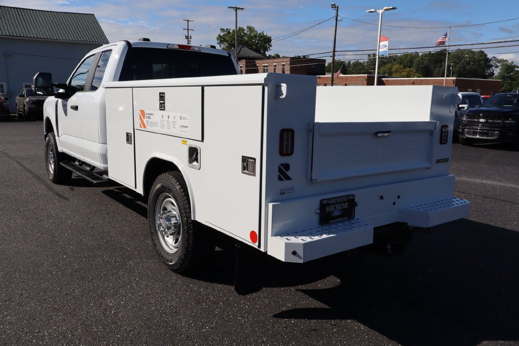 2026 Ford F-350SD XL w/9' Reading Classic II Service Body