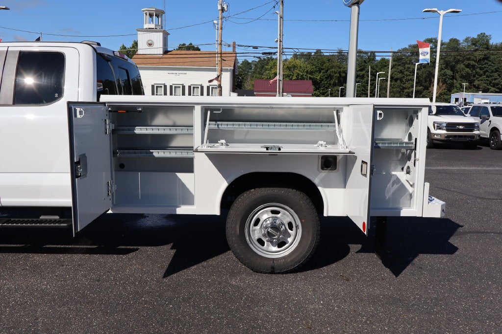 2026 Ford F-350SD XL w/9' Reading Classic II Service Body