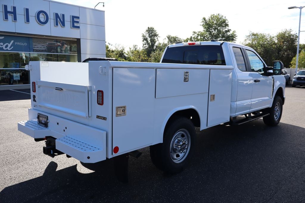 2026 Ford F-350SD XL w/9' Reading Classic II Service Body