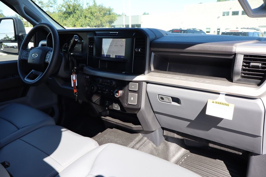 2026 Ford F-350SD XL w/9' Reading Classic II Service Body