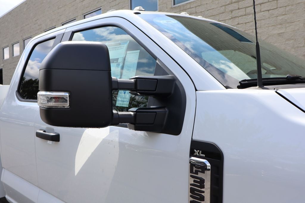 2026 Ford F-350SD XL w/9' Knapheide Service Body
