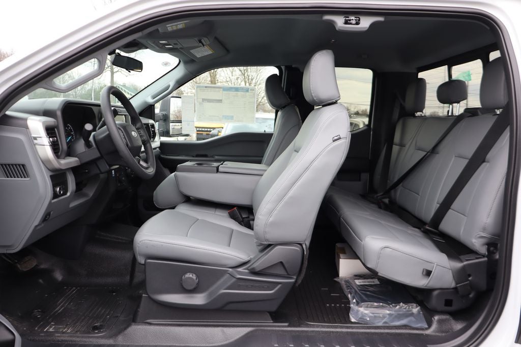 2026 Ford F-350SD XL w/9' Knapheide Service Body