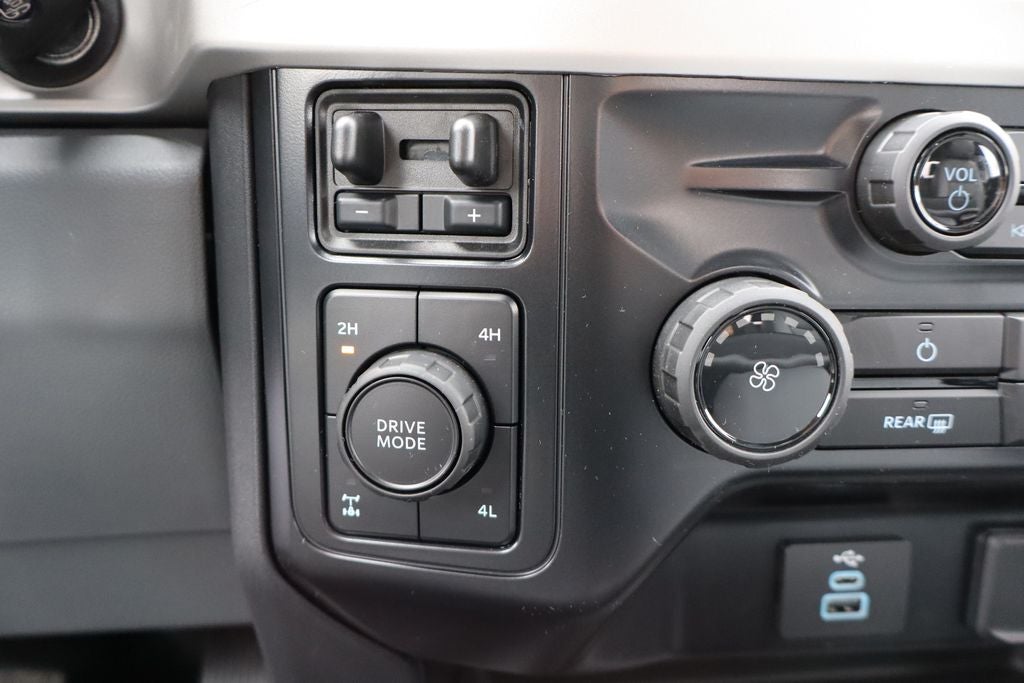 2026 Ford F-350SD XL w/9' Knapheide Service Body