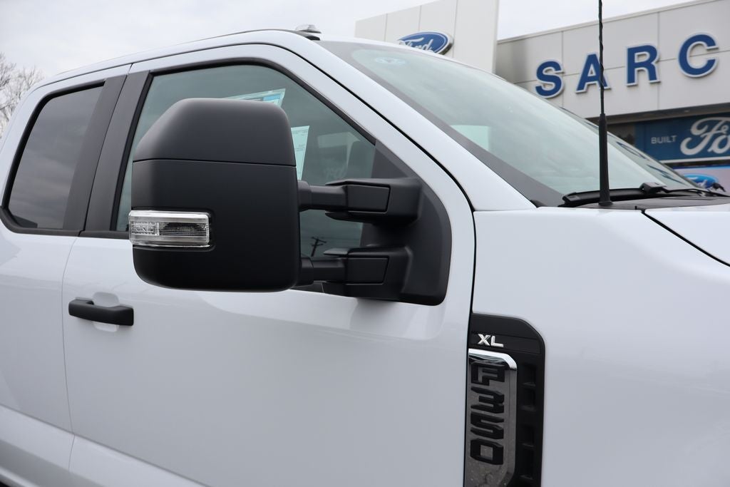 2026 Ford F-350SD XL DRW w/9' Knapheide Service Body