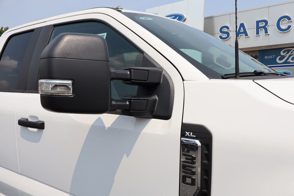 2026 Ford F-350SD XL DRW Chassis