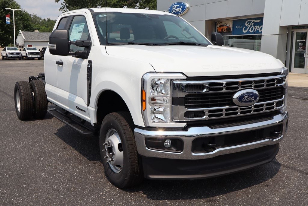 2026 Ford F-350SD XL DRW Chassis