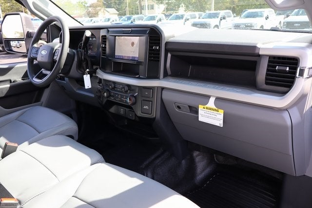 2025 Ford F-450SD XL DRW w/9' Service Pro Service Body