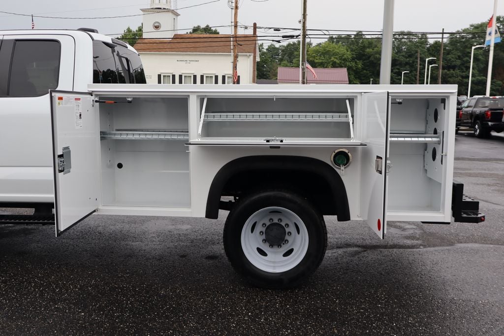 2025 Ford F-450SD XL DRW w/9' Monroe Steel Service Pro Service Body