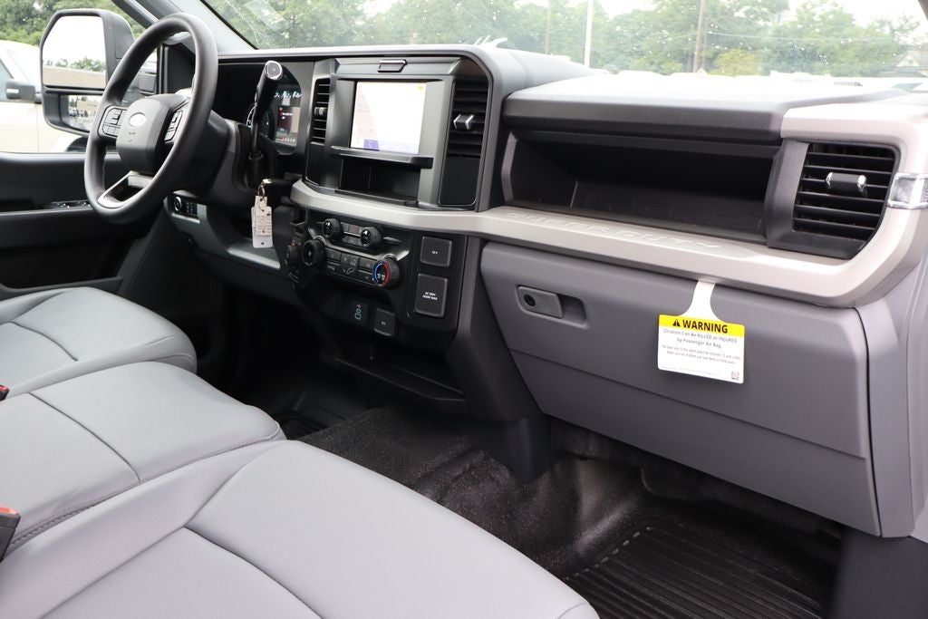 2025 Ford F-450SD XL DRW w/9' Monroe Steel Service Pro Service Body