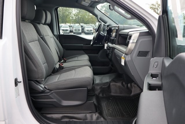 2026 Ford F-550SD XL DRW w/14' Knapheide Platform Body