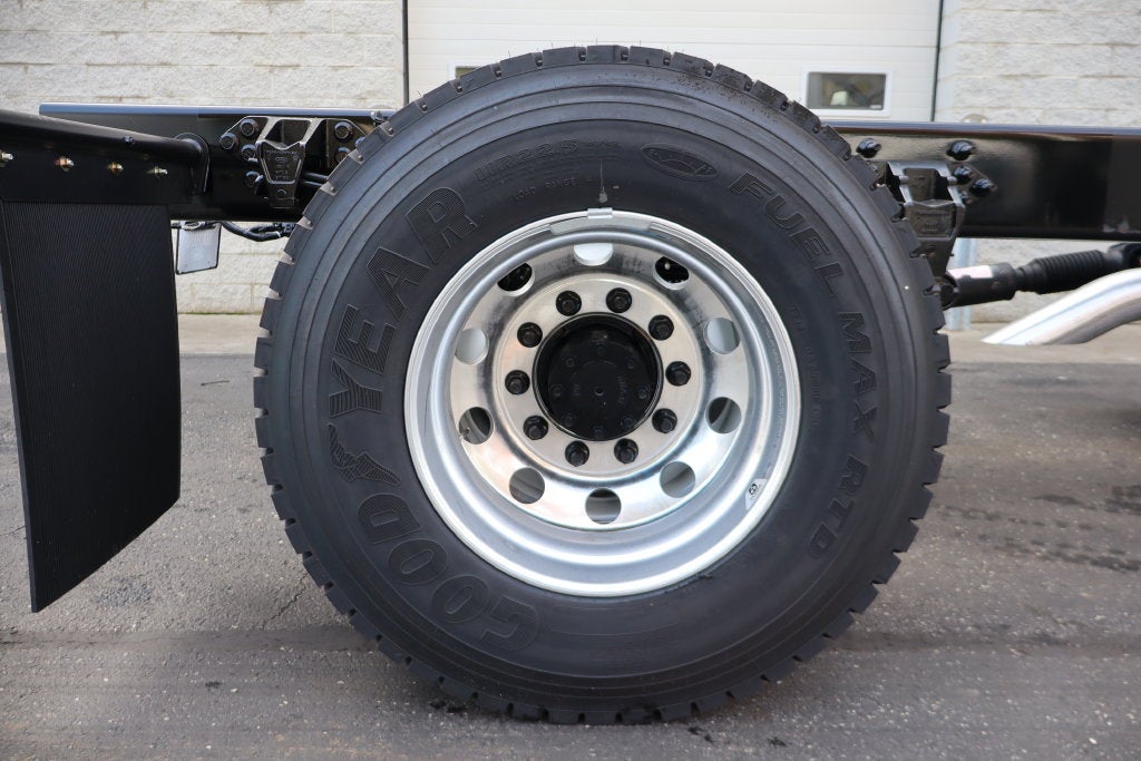 2027 Ford F-650SD Chassis DRW