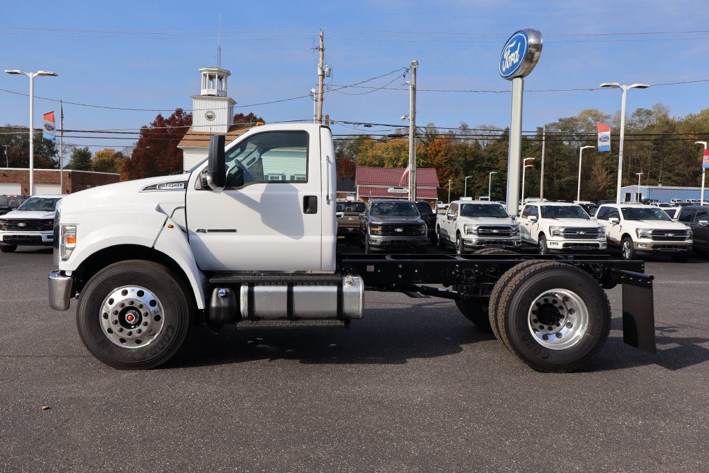 2027 Ford F-650SD Chassis DRW