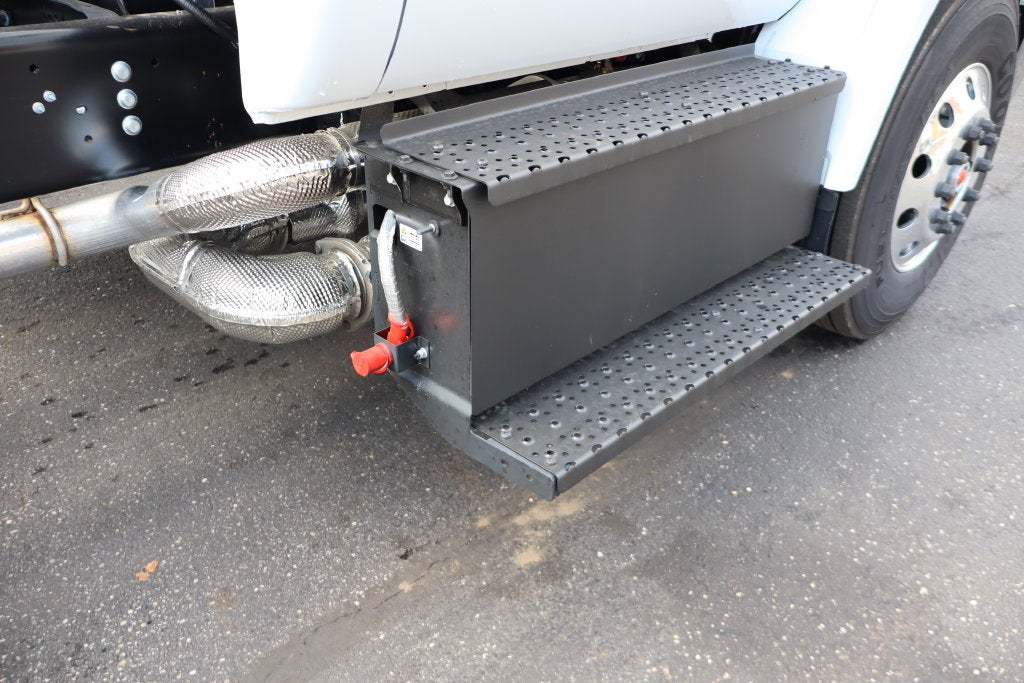 2027 Ford F-650SD Chassis DRW