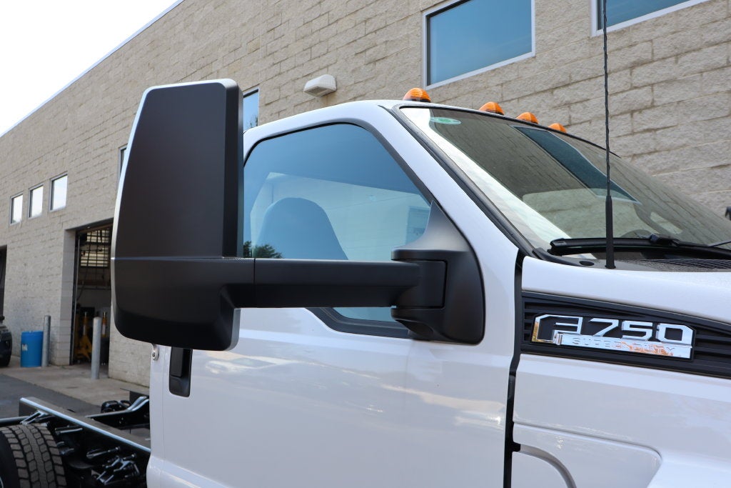 2027 Ford F-750SD Chassis DRW