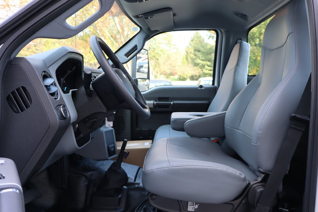 2027 Ford F-750SD Chassis DRW