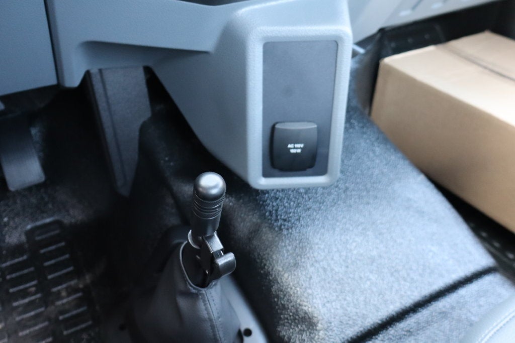 2027 Ford F-750SD Chassis DRW