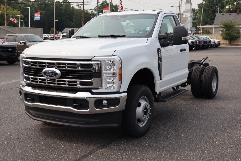 2026 Ford F-350SD XL DRW Chassis