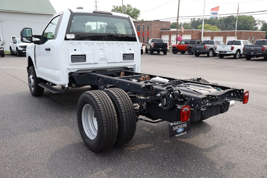 2026 Ford F-350SD XL DRW Chassis