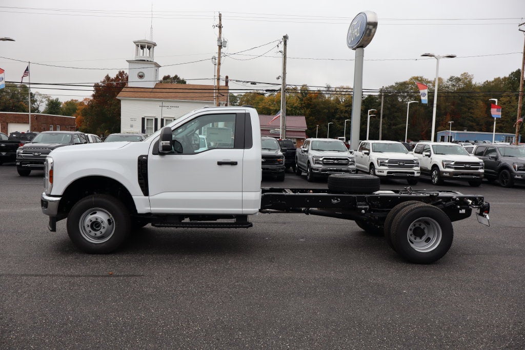 2027 Ford F-350SD XL