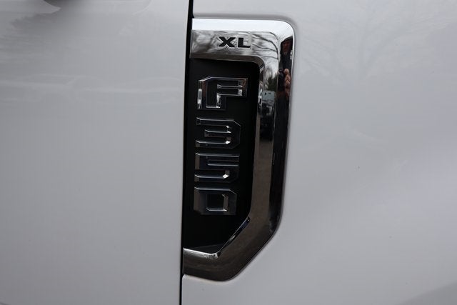 2022 Ford F-350SD XL DRW w/9' Air Flo Electric Dump Body