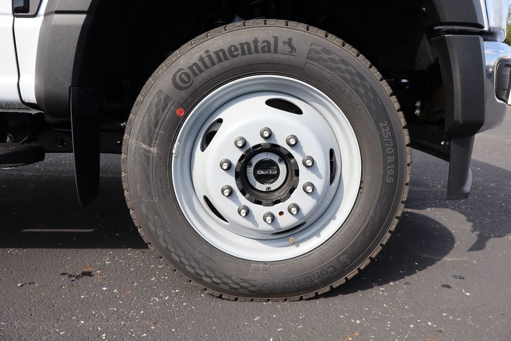 2027 Ford F-550SD XL DRW Chassis