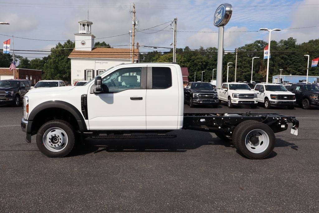 2027 Ford F-550SD XL DRW Chassis