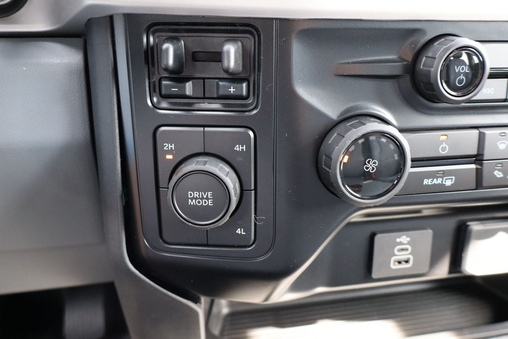2027 Ford F-550SD XL DRW Chassis