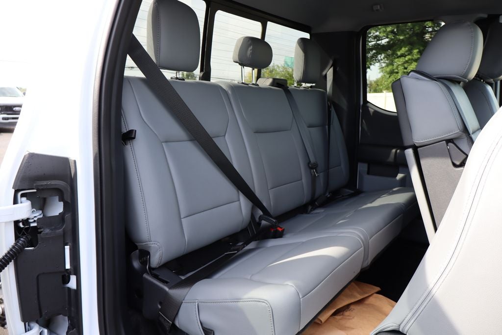 2027 Ford F-550SD XL DRW Chassis