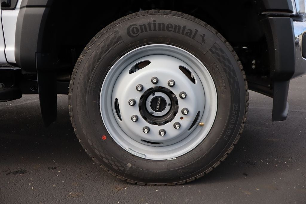2027 Ford F-550SD XL DRW Chassis