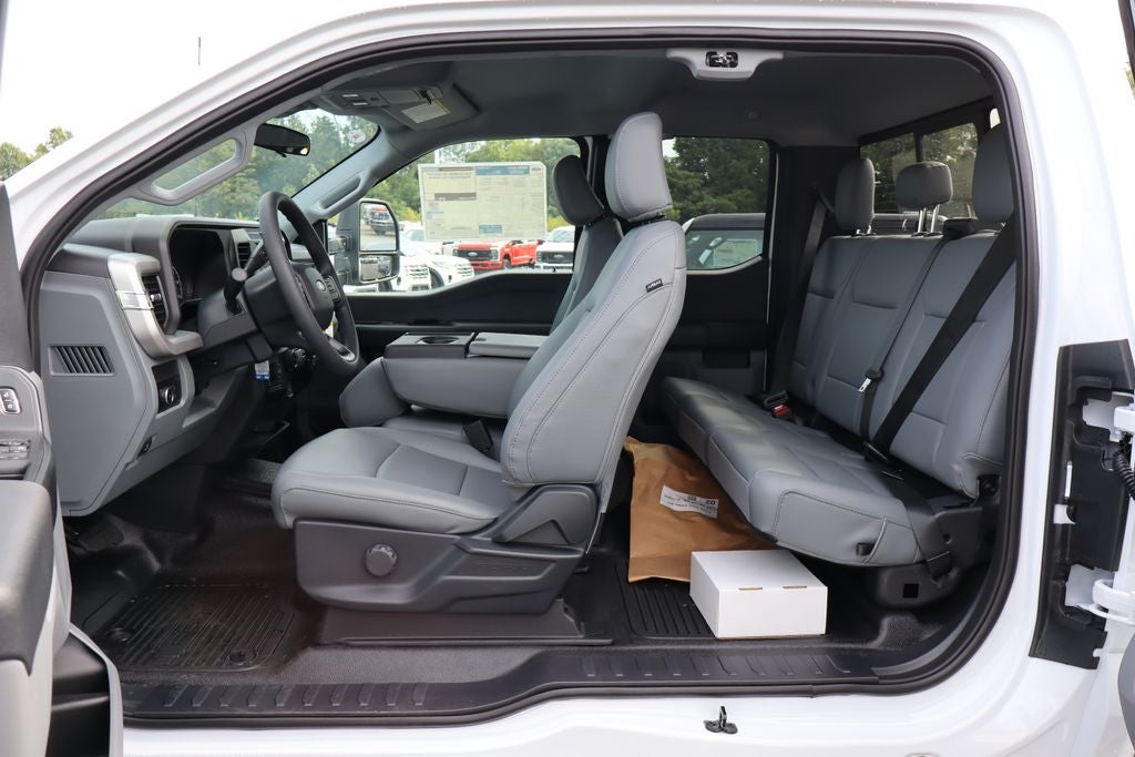 2027 Ford F-550SD XL DRW Chassis